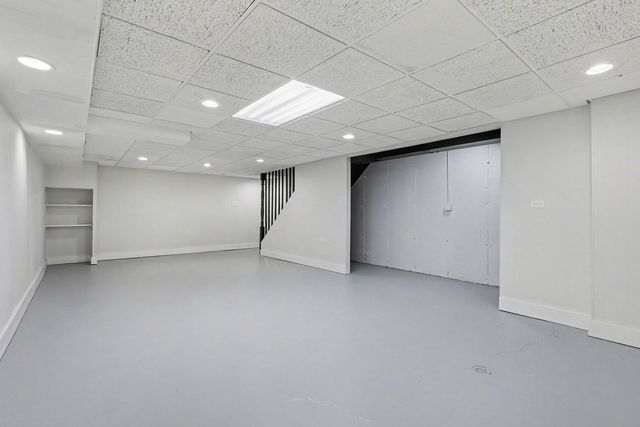 7644 S Cork Avenue, Justice, IL 60458