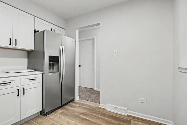 7644 S Cork Avenue, Justice, IL 60458