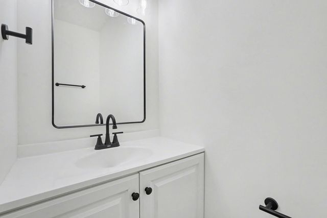 7644 S Cork Avenue, Justice, IL 60458