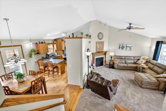 268 Meadow Lane, Poynette, WI 53955