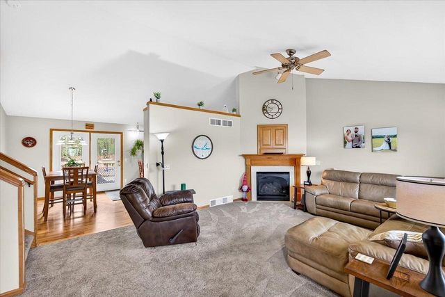 268 Meadow Lane, Poynette, WI 53955