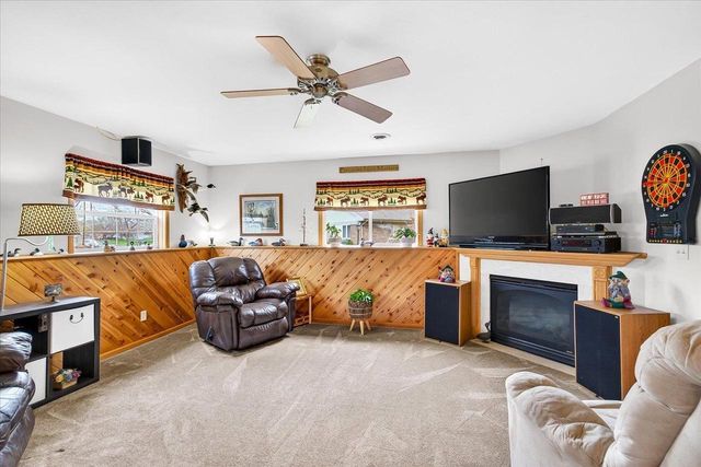 268 Meadow Lane, Poynette, WI 53955