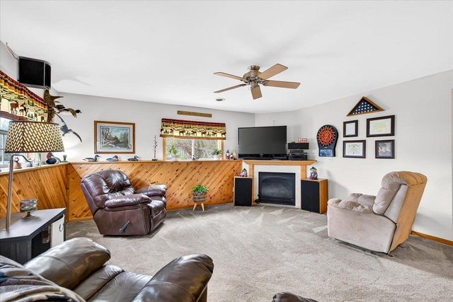 268 Meadow Lane, Poynette, WI 53955