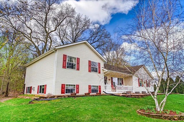 268 Meadow Lane, Poynette, WI 53955