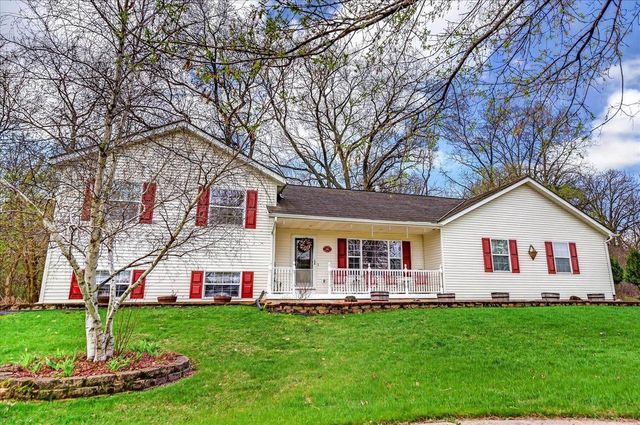 268 Meadow Lane, Poynette, WI 53955