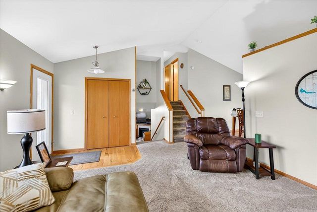 268 Meadow Lane, Poynette, WI 53955