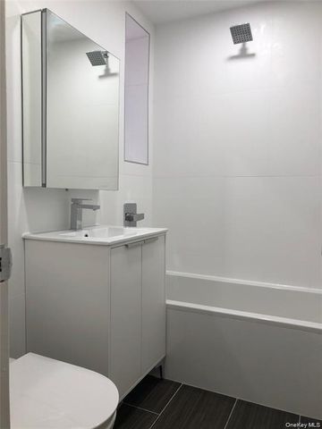 1296 Midland Avenue E4, Yonkers, NY 10704