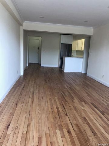 1296 Midland Avenue E4, Yonkers, NY 10704