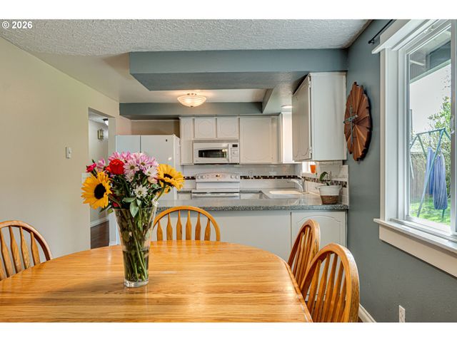 107 Nw 102ND St, Vancouver, WA 98685