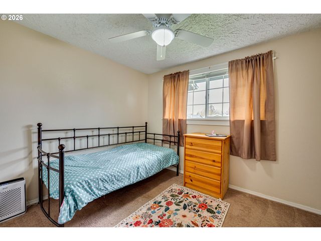 107 Nw 102ND St, Vancouver, WA 98685