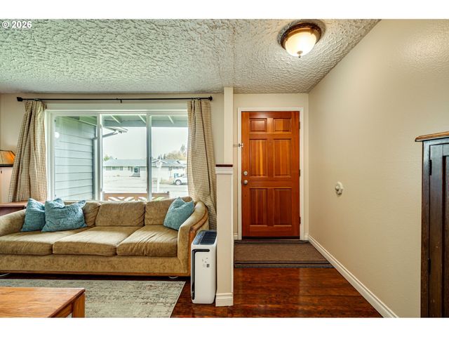 107 Nw 102ND St, Vancouver, WA 98685