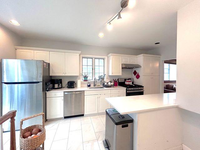 144 Cleveland Ave 2, Braintree, MA 02184
