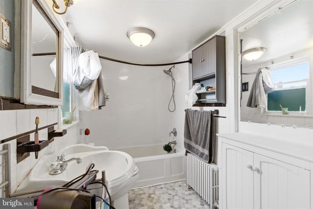 605 BROAD ST, Beverly, NJ 08010