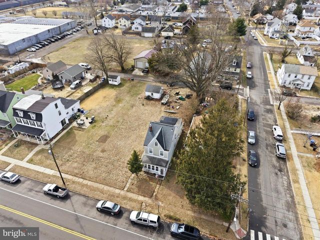 605 BROAD ST, Beverly, NJ 08010