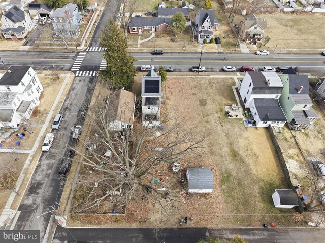 605 BROAD ST, Beverly, NJ 08010