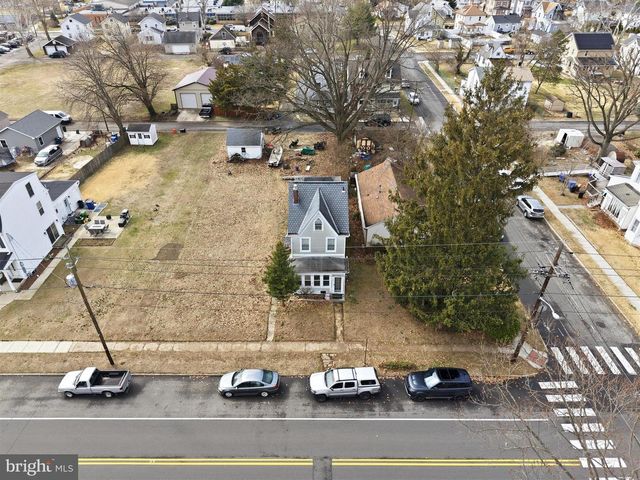 605 BROAD ST, Beverly, NJ 08010