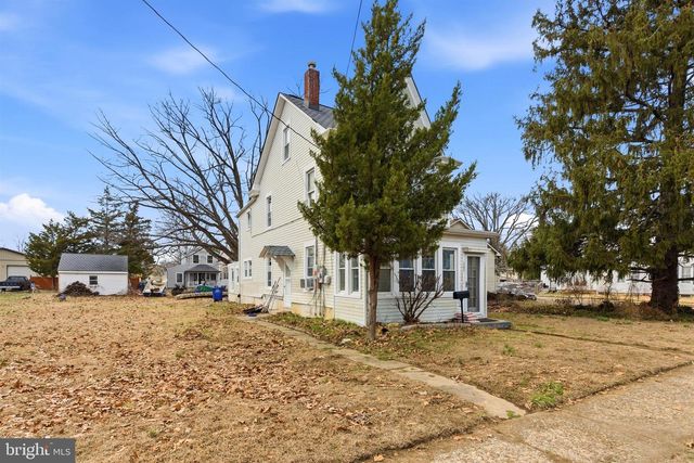 605 BROAD ST, Beverly, NJ 08010