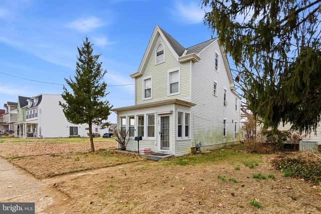 605 BROAD ST, Beverly, NJ 08010