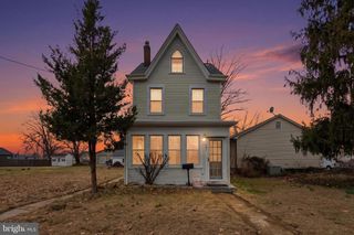 605 BROAD ST, Beverly, NJ 08010