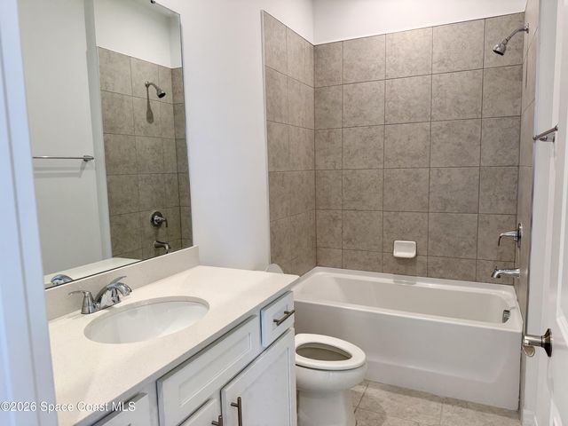 917 Castleford Avenue NE, Palm Bay, FL 32905