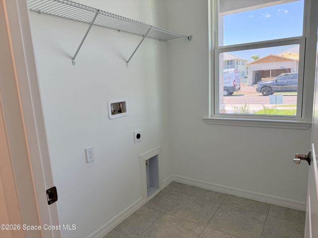 917 Castleford Avenue NE, Palm Bay, FL 32905