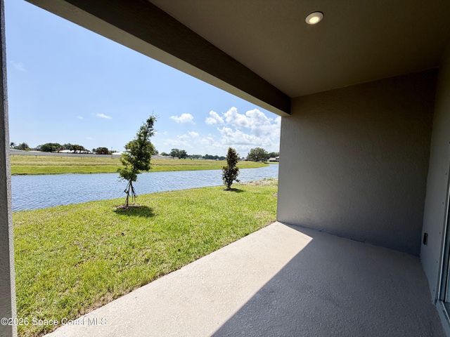 917 Castleford Avenue NE, Palm Bay, FL 32905