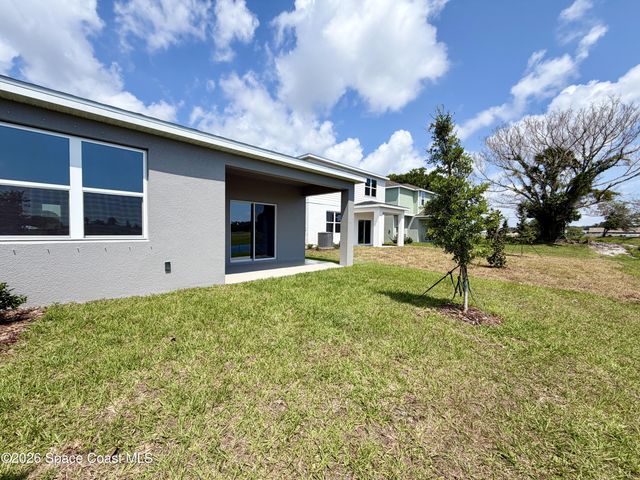 917 Castleford Avenue NE, Palm Bay, FL 32905