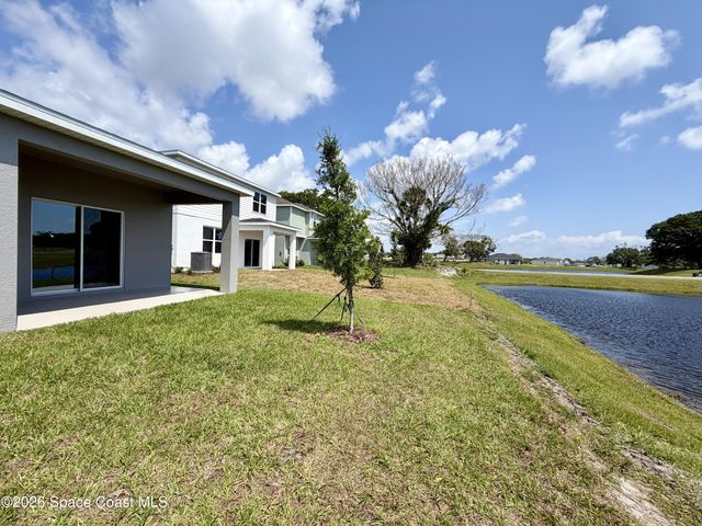 917 Castleford Avenue NE, Palm Bay, FL 32905