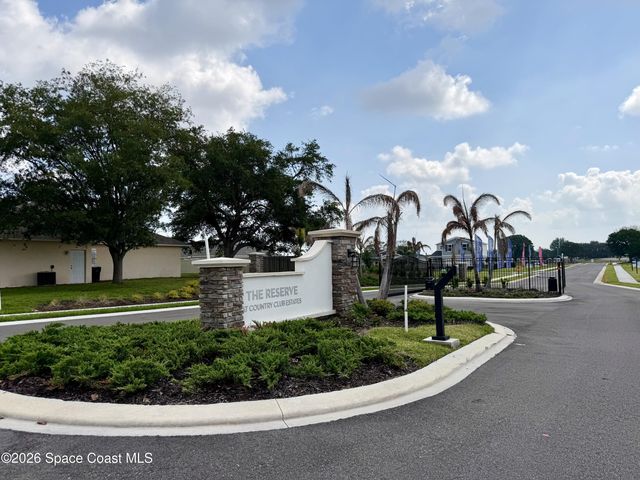 917 Castleford Avenue NE, Palm Bay, FL 32905