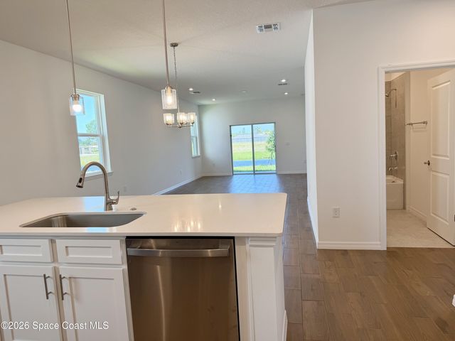 917 Castleford Avenue NE, Palm Bay, FL 32905