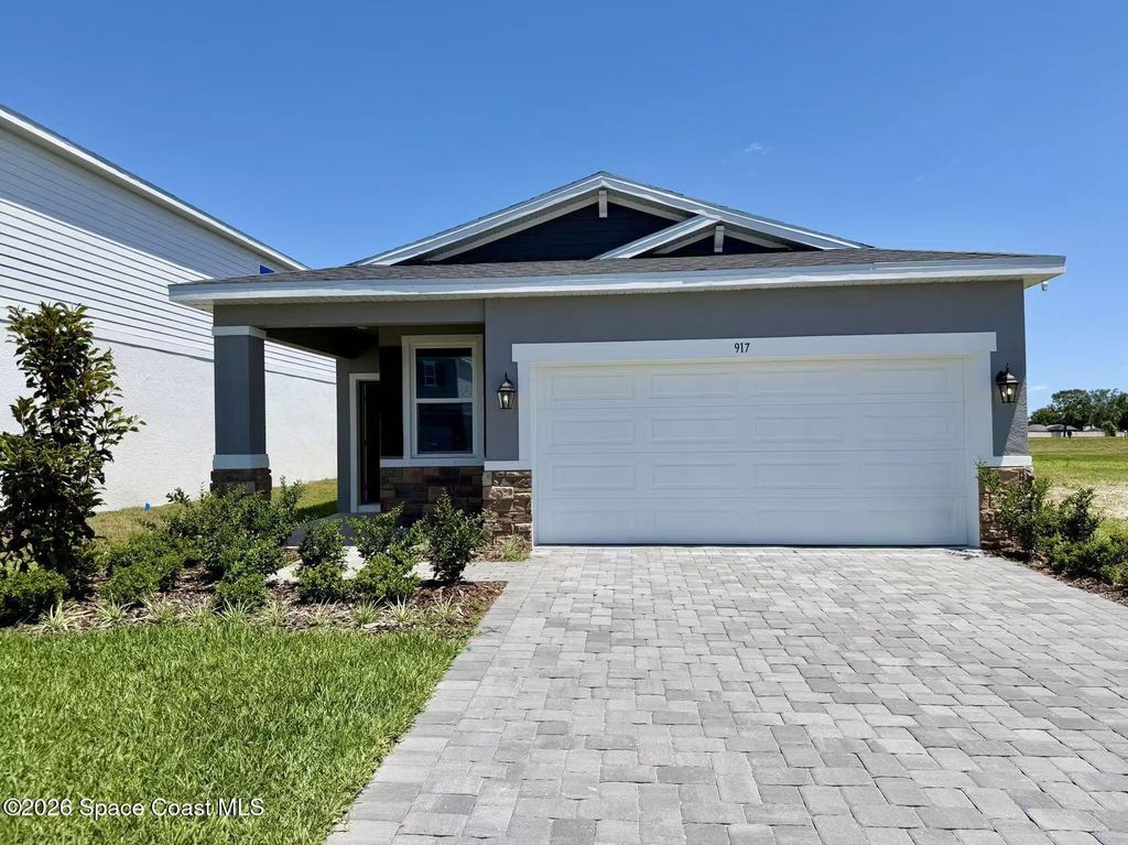 917 Castleford Avenue NE, Palm Bay, FL 32905