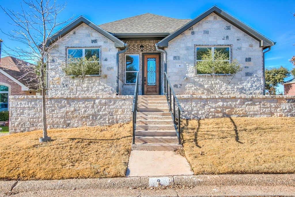 Image 2 of property listing at 9 Southridge Drive, San Angelo, TX 76904