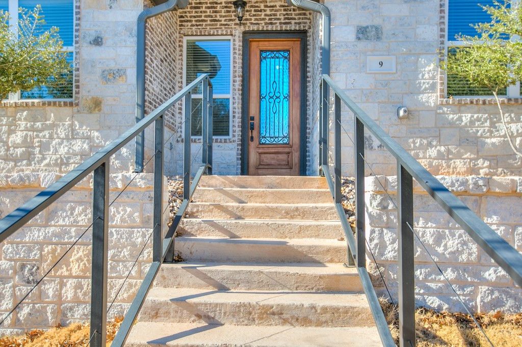 Image 3 of property listing at 9 Southridge Drive, San Angelo, TX 76904