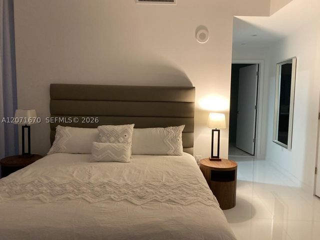 851 NE 1st Ave 2501, Miami, FL 33132