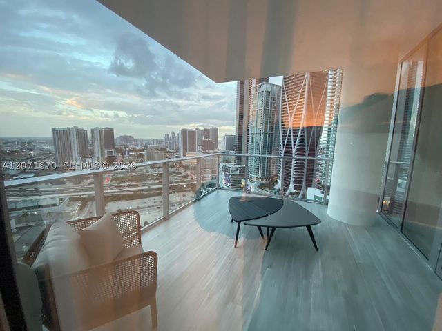 851 NE 1st Ave 2501, Miami, FL 33132