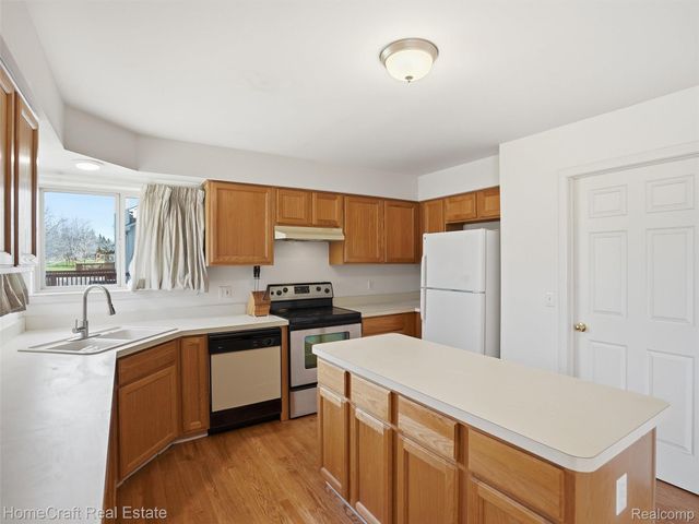 3124 HONEYSUCKLE Drive, Scio Township, MI 48103