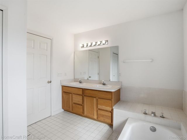 3124 HONEYSUCKLE Drive, Scio Township, MI 48103