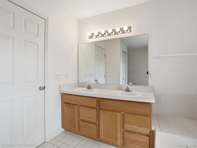 3124 HONEYSUCKLE Drive, Scio Township, MI 48103