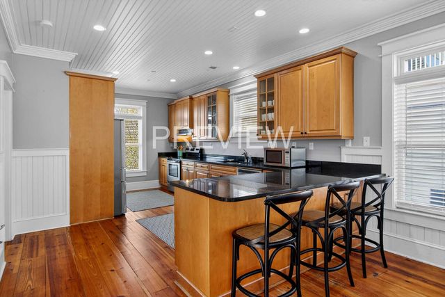 10 10th Avenue, Isle Of Palms, SC 29451