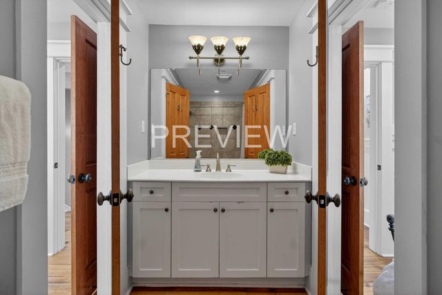 10 10th Avenue, Isle Of Palms, SC 29451