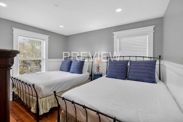 10 10th Avenue, Isle Of Palms, SC 29451