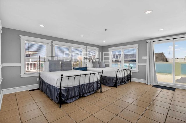 10 10th Avenue, Isle Of Palms, SC 29451