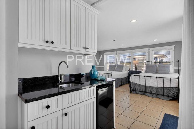10 10th Avenue, Isle Of Palms, SC 29451