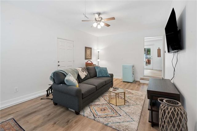 2530 Rolling View Drive SE, Smyrna, GA 30080