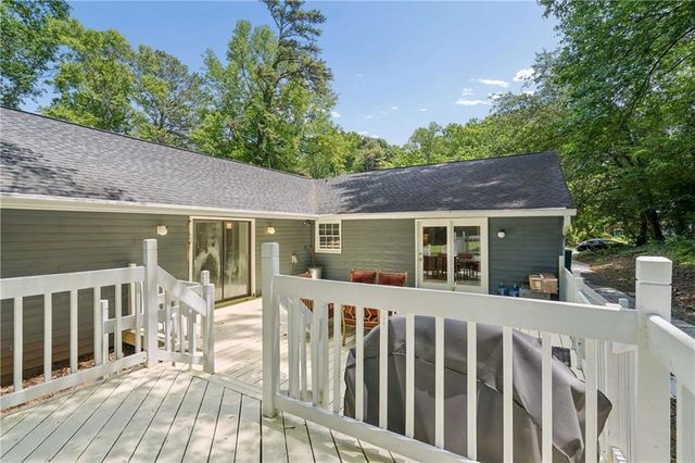 2530 Rolling View Drive SE, Smyrna, GA 30080