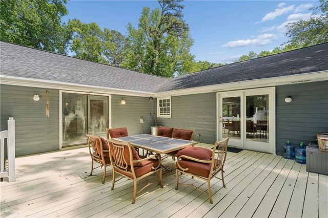 2530 Rolling View Drive SE, Smyrna, GA 30080