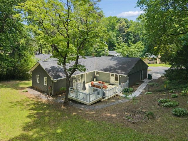 2530 Rolling View Drive SE, Smyrna, GA 30080