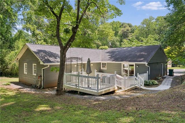 2530 Rolling View Drive SE, Smyrna, GA 30080