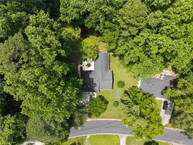 2530 Rolling View Drive SE, Smyrna, GA 30080