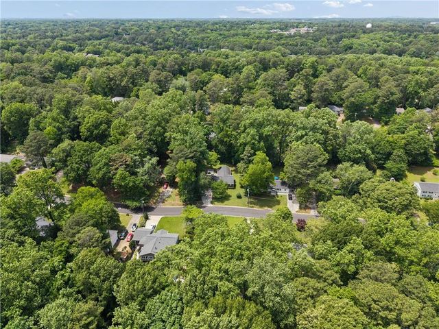 2530 Rolling View Drive SE, Smyrna, GA 30080